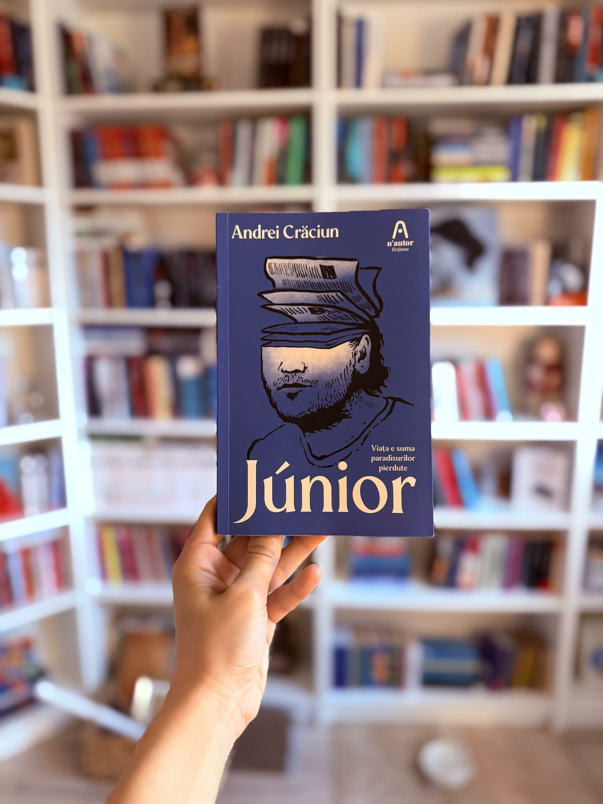 Júnior, declinul unei lumi & pierderea unui paradis